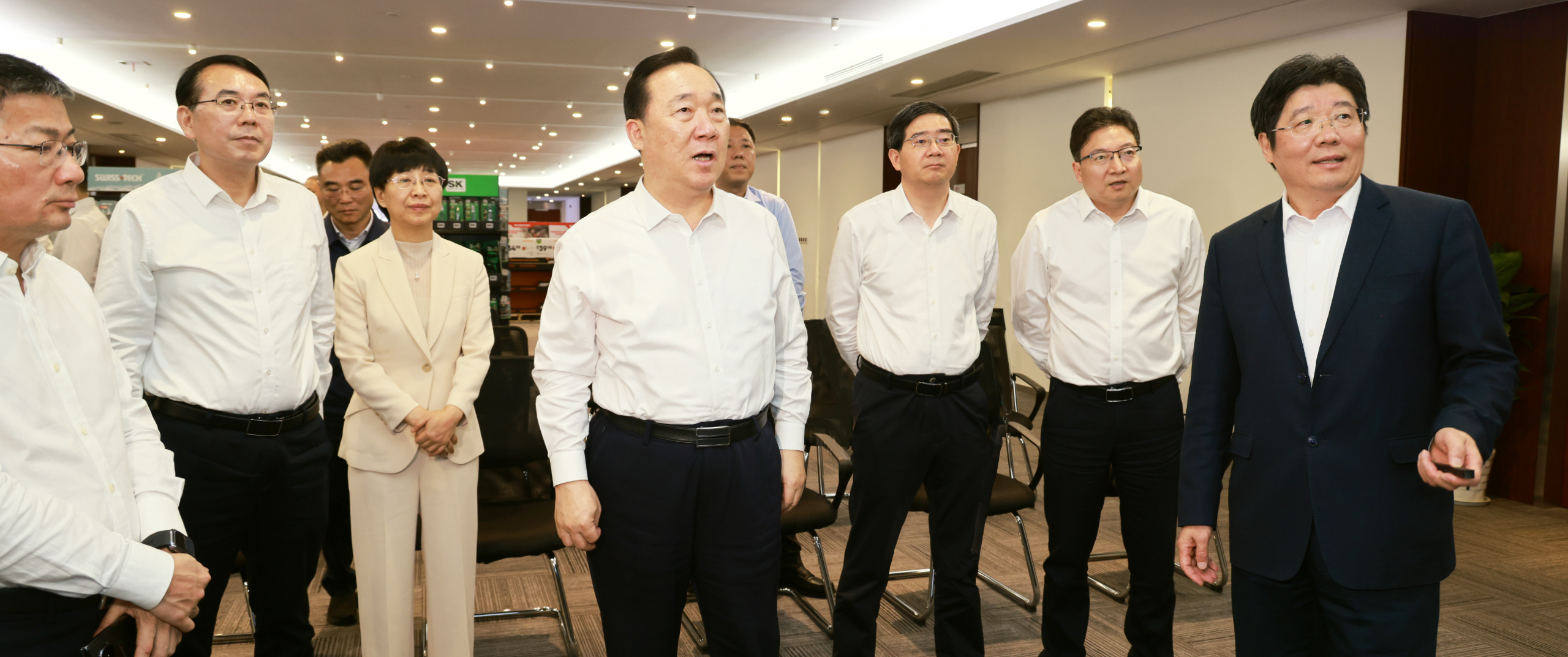 省委书记王浩一行莅临8868体育调研