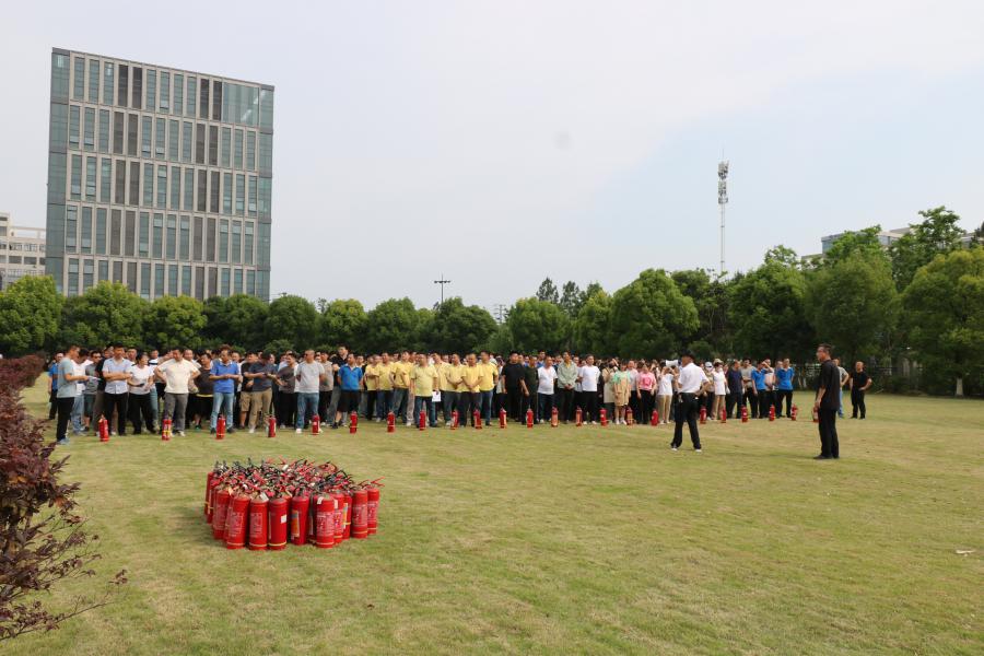 2025年8868体育海宁工厂消防演习 (12).jpg