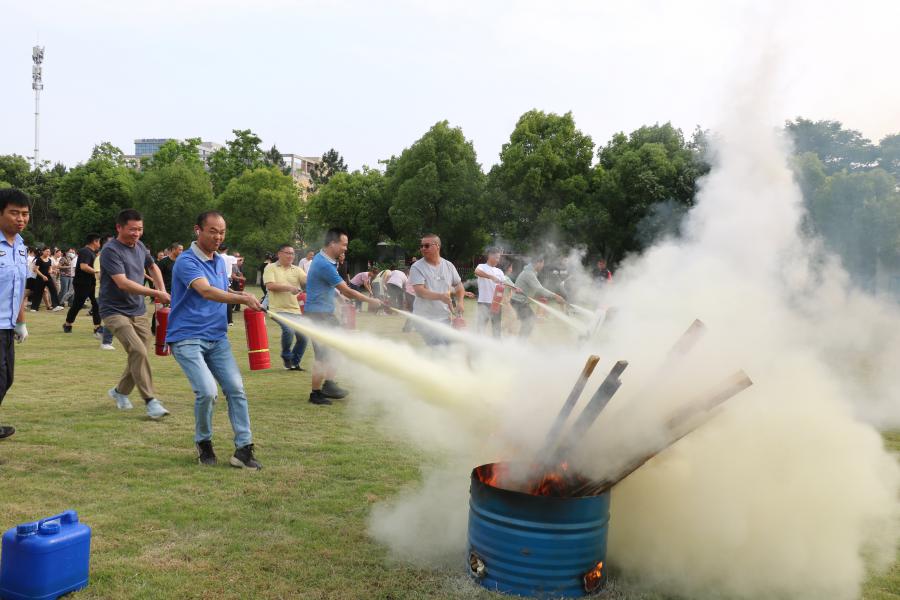 2025年8868体育海宁工厂消防演习 (19).jpg